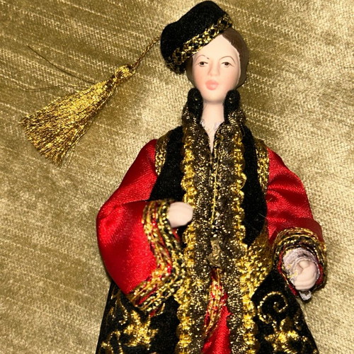 Traditional doll 20cm like new