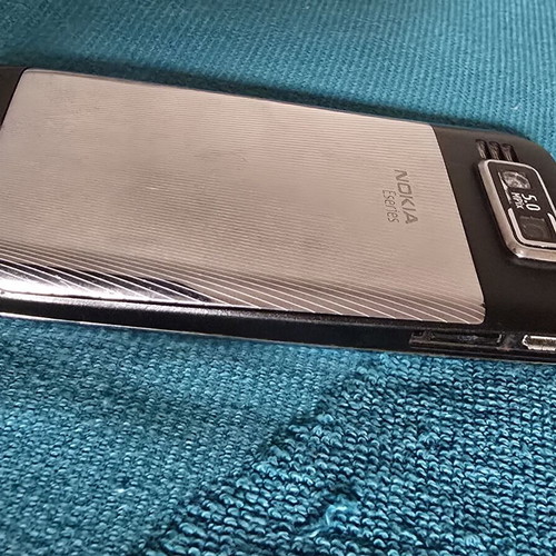 Nokia E72 smartphone like new, silver
