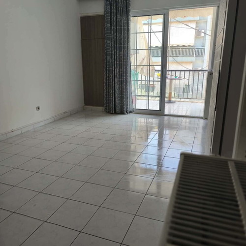 Apartment in Keratsini, 83 m², 2 bedrooms, balcony