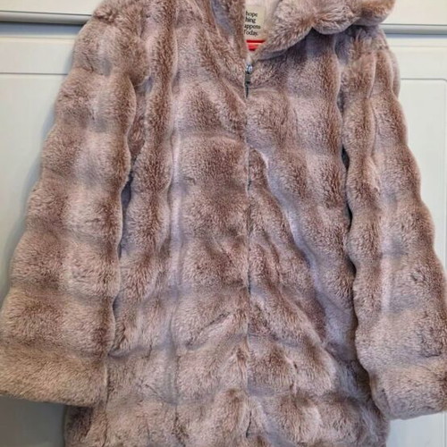Attrativo synthetic fur like new, size L, beige pink