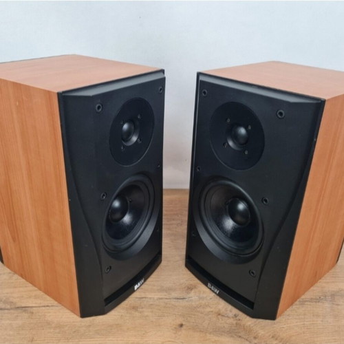 B&W DM 302 speakers like new, 100 watt, 8 ohm, 91db