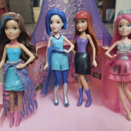 Barbie castle used from The princess and the rock star movie with figures