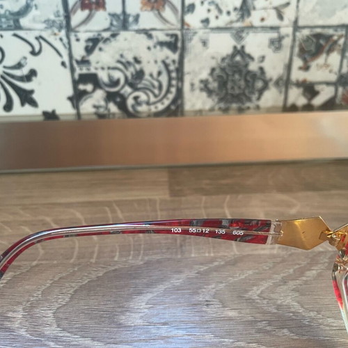 Eyeglasses like new with beautiful red design