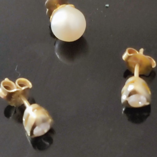 Women's earrings set with zircon heart studs and pearl stud, like new