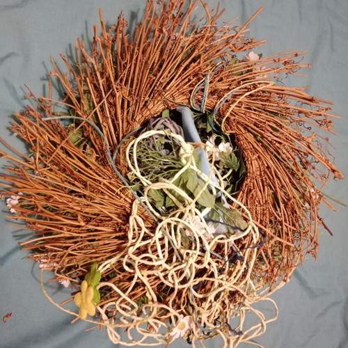 Decorative wreath used for wall or table, diameter 30-35 cm