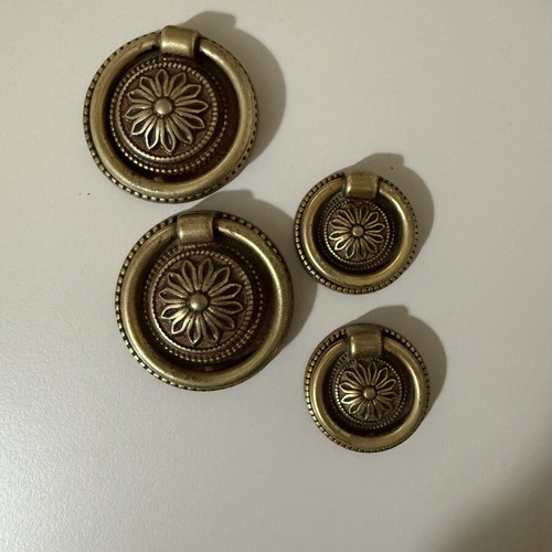 Vintage brass drawer handles set of 14 pieces like new
