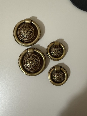 Vintage brass drawer handles set of 14 pieces like new