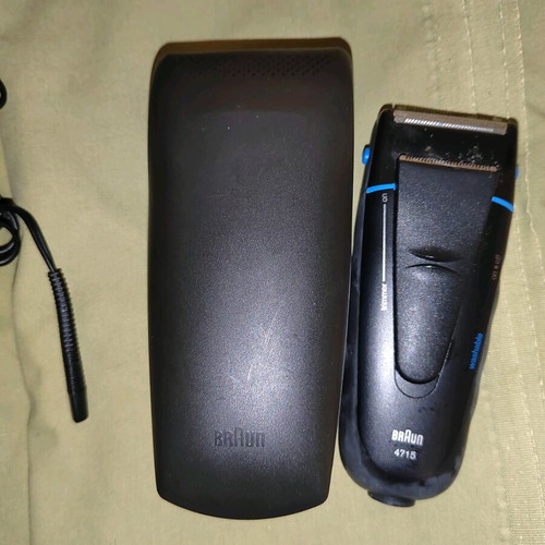 Braun shaver used with case and power cord