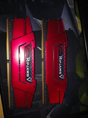 G.Skill Ripjaws V 16GB (2x8GB) DDR4 2133MHz CL15 σαν καινούργιο, κόκκινες