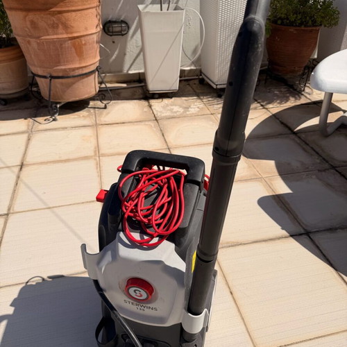 Sterwins 135B Pressure Washer 2000 W used, needs gasket replacement