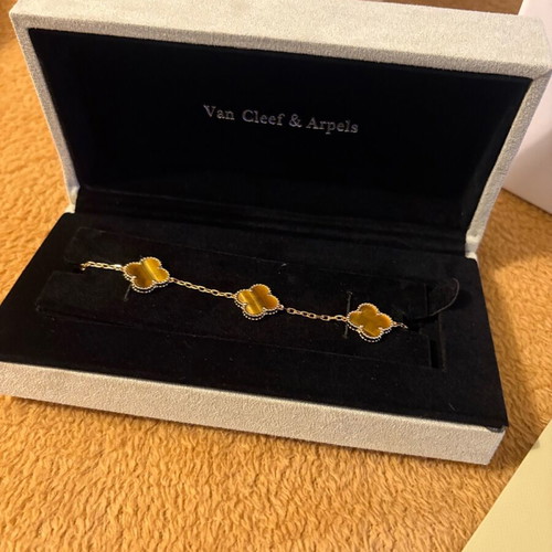 Van Cleef & Arpels bracelet like new, unisex, beige and gold