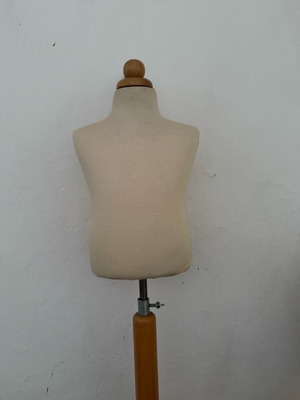 Child Display Bust Like New
