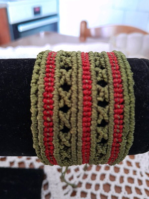 Macrame bracelet like new