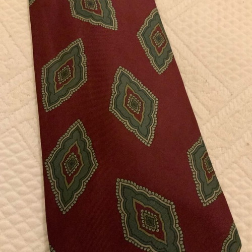 The Bostonians tie 100% silk new in excellent condition