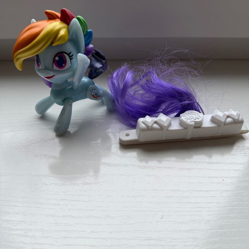 My Little Pony Rainbow Dash figure used, official Hasbro 4x8cm