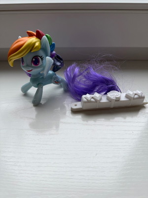 My Little Pony Rainbow Dash figure used, official Hasbro 4x8cm