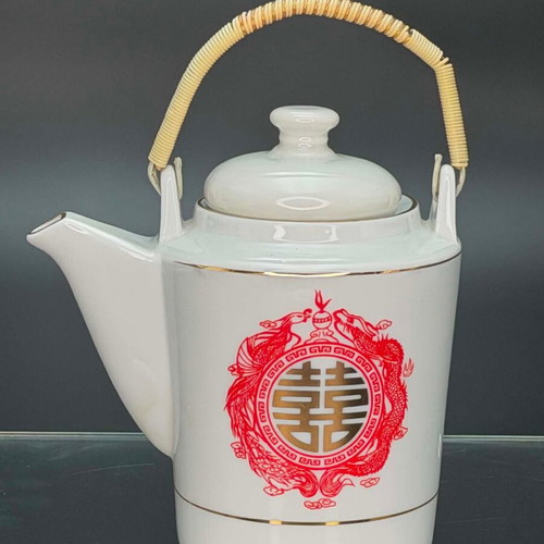 Tatung Vintage Porcelain Teapot used, 17 cm height