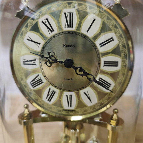 Kundo Quartz Glass Dome Clock like new, battery operated