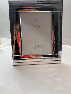 Κορνίζα Brera από ασήμι με σφυρήλατη υφή
