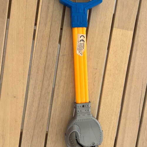 Robotic Hand Toy from NEMO Science Museum like new