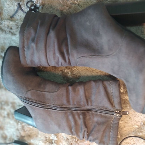3/4 Gray Suede Boots like new with high thick heel and inner fur