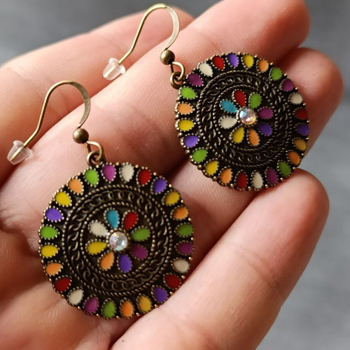 Vintage women's colorful earrings