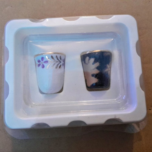 Porcelain thimbles set of 2 like new