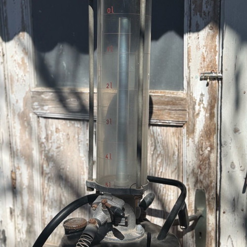 Rolli D6/5A Horn Flensburg oil and gasoline pump like new with glass container