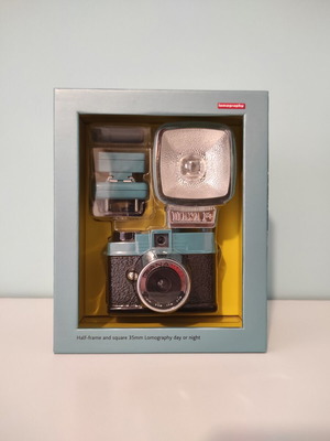 Mini Diana & Flash φωτογραφική μηχανή σαν καινούργιο με αξεσουάρ