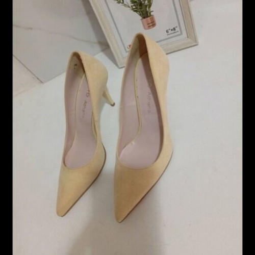 Moyo Athens Beige Lemon Pumps New Size 39 Heel 8 cm