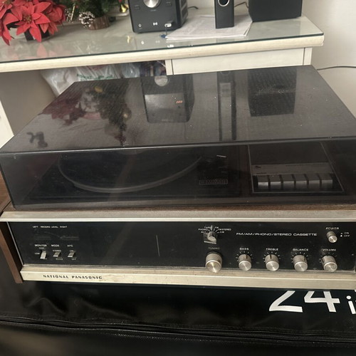 National Panasonic turntable with FM/AM/phono/stereo cassette