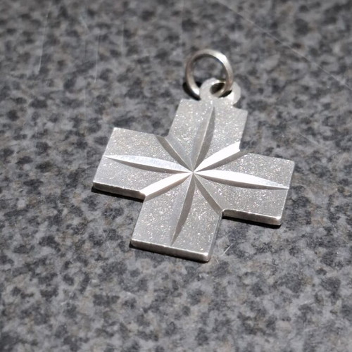 Silver Cross Pendant 8g fine silver 1000, like new