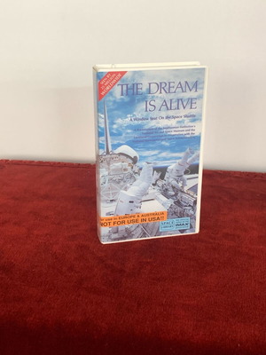 VHS The Dream Is Alive NASA used, collectible