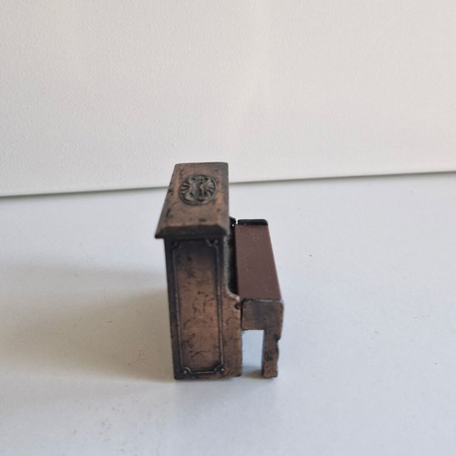 Playme miniature piano sharpener used