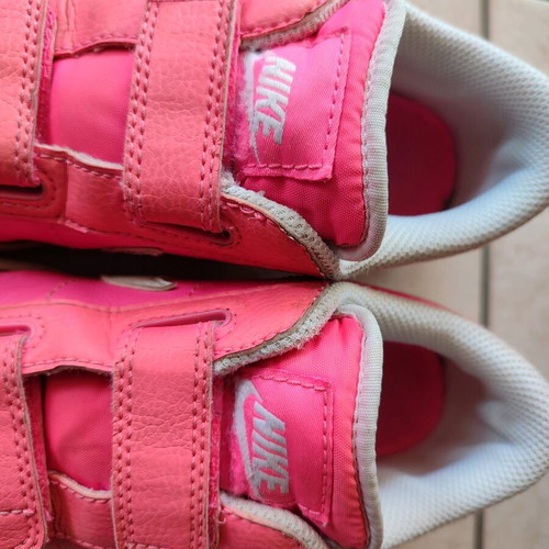 Nike athletic shoes used, size 33, white and pink