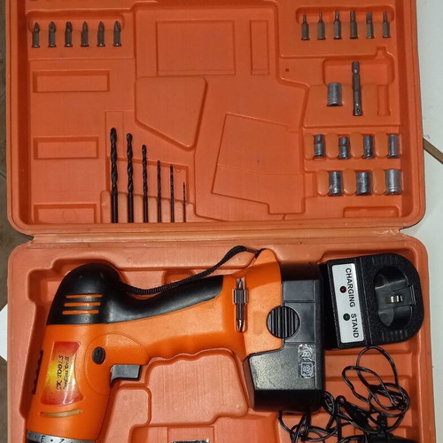 CK TOOLS 18 Volt Cordless Drill Like New