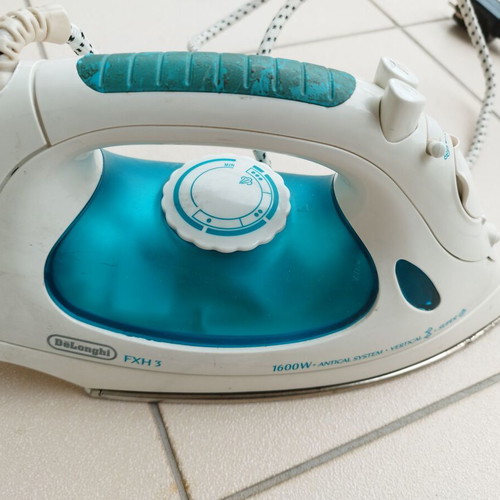 DeLonghi FXH3 1600w iron used with AntiCal System