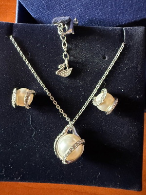 Σετ Swarovski κολιέ και σκουλαρίκια με opal σε ασημί, σαν καινούργιο