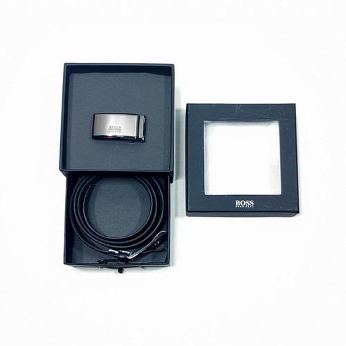 Boss leather belt gift set with 2 interchangeable gunmetal buckles