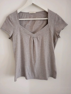 Marks & Spencer grey short-sleeve t-shirt with unique bust, like new