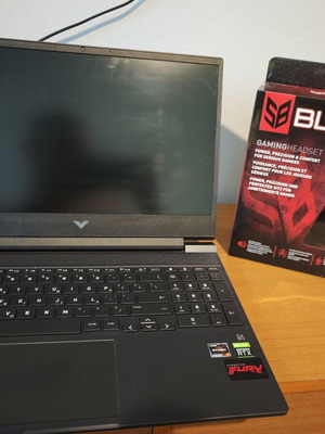 HP Victus 15 gaming laptop Ryzen 7 5800H 16GB RAM 512GB SSD with Blaze headset