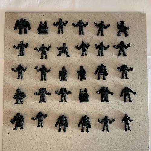 Alien figures used, pack of 30, black, El Greco kombattini 90's 80's