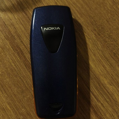 Nokia 3510i mobile phone, blue