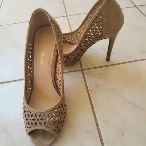 Peep toe brown tobacco pumps like new, size 36