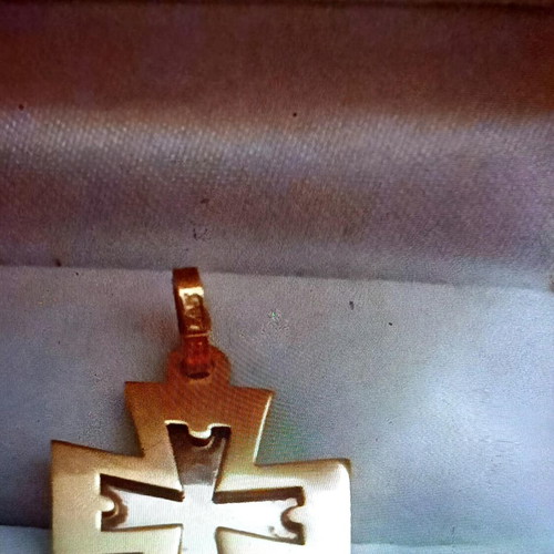 Gold cross 14 carats like new, very heavy