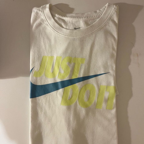 Nike t-shirt unisex small new, white