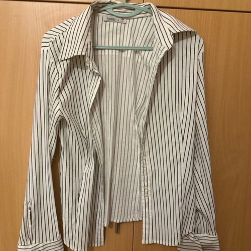 Lynne striped shirt white and black size S like new