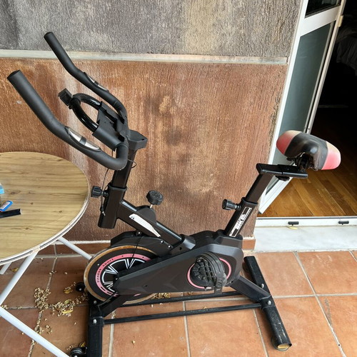 Exercise Bike slightly used, fully functional