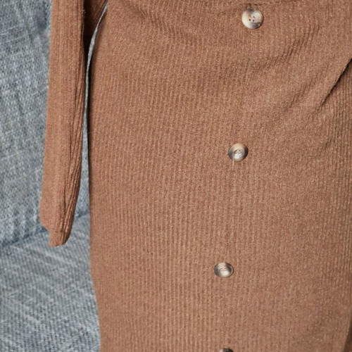 Elastic dress like new, brown with open shoulders and waist cutout