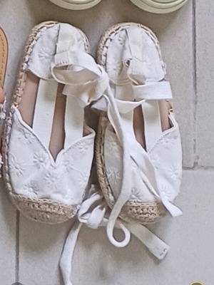 Espadrilles size 22 like new